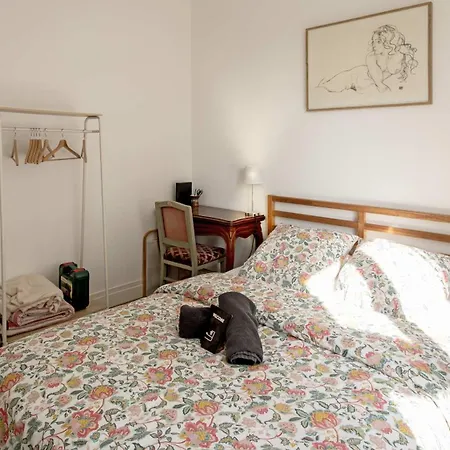 Appartement T2 Face A La Gare - 1er Etage - Calme