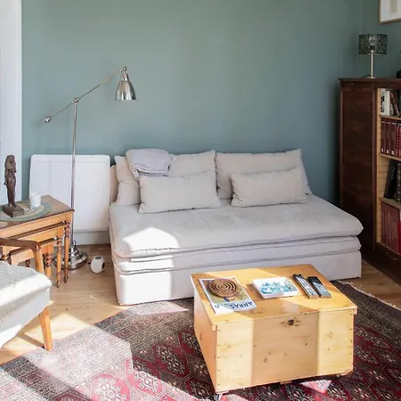 Appartement T2 Face A La Gare - 1er Etage - Calme *