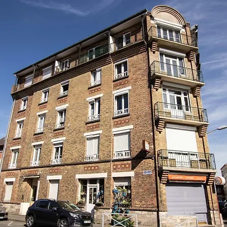 T2 Face A La Gare - 1er Etage - Calme Appartement